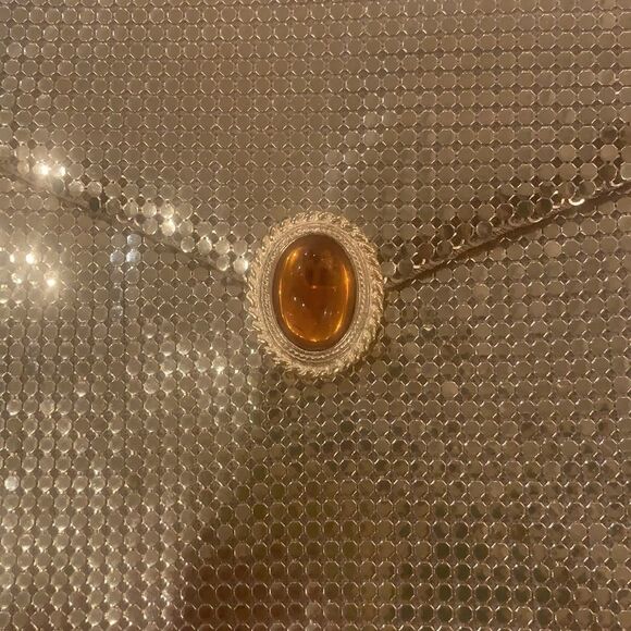 Whiting & Davis Gold Metallic Evening Bag - Picture 3 of 9